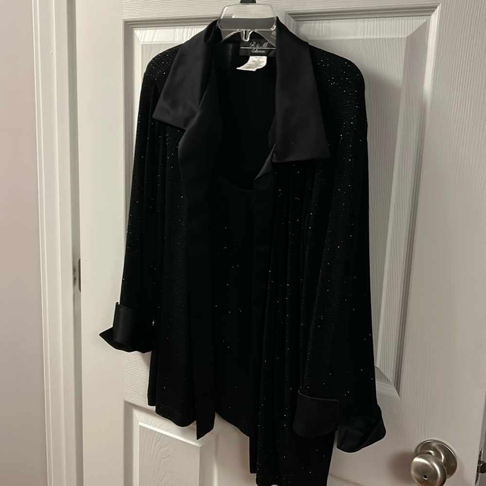 R & M Collection size 1x.  Black sparkle top dressy like new